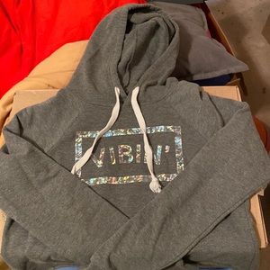 Gray vibin’ cropped pull over